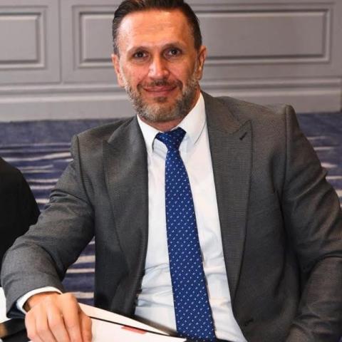Dr. Issa Jreisat